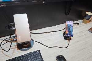 It's time to start docking phones again, DisplayLink says