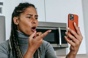 HP forced callers to wait 15 minutes before connecting to support staff